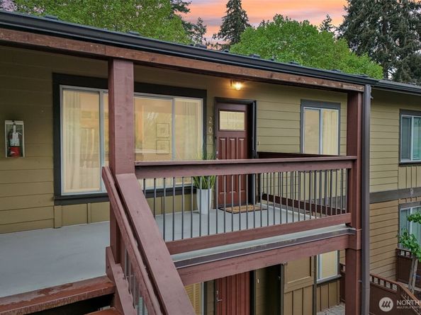 21305 48th Avenue W B205, Mountlake Terrace WA 98043