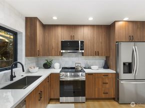 8823 Dibble Avenue NW, Seattle WA 98117