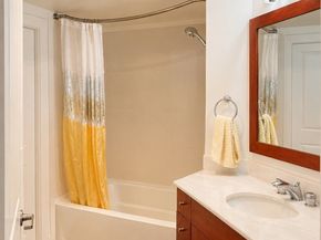 159 Denny Way 313, Seattle WA 98109
