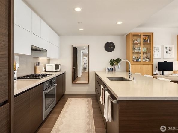 583 Battery Street 702N, Seattle WA 98121