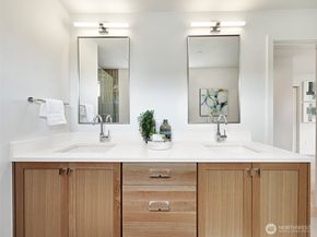 1411 B N 48th Street, Seattle WA 98103