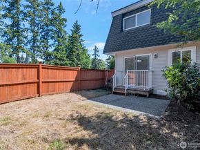 19712 50 Avenue W 1, Lynnwood WA 98036