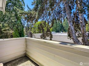 9519 8th Avenue NW B, Seattle WA 98117