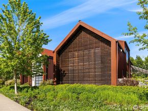 4670 Flying Goat Avenue NE, Bainbridge Island WA 98110