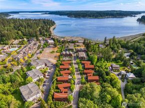 4670 Flying Goat Avenue NE, Bainbridge Island WA 98110