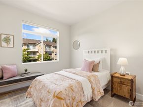 551 241st Lane SE, Sammamish WA 98074