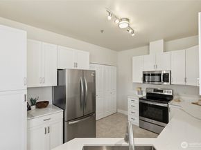 551 241st Lane SE, Sammamish WA 98074