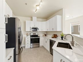 551 241st Lane SE, Sammamish WA 98074