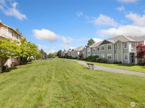 551 241st Lane SE, Sammamish WA 98074
