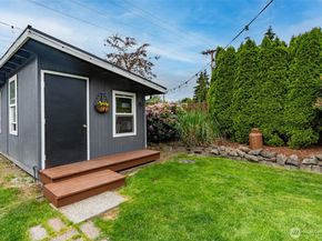 24855 16TH Avenue S, Des Moines WA 98198