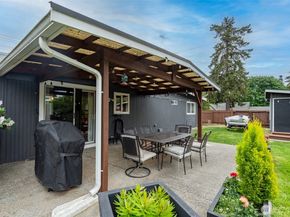 24855 16TH Avenue S, Des Moines WA 98198