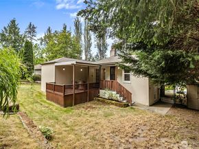 8800 Ravenna Avenue NE, Seattle WA 98115