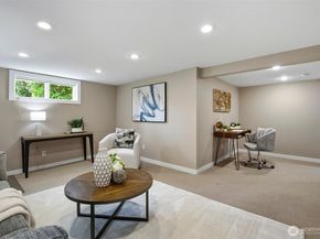 8800 Ravenna Avenue NE, Seattle WA 98115