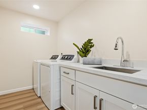 16559 SE 45th Place, Bellevue WA 98006