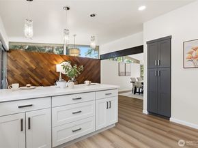 16559 SE 45th Place, Bellevue WA 98006