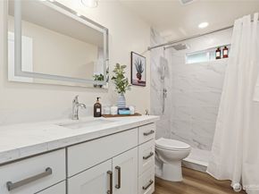 16559 SE 45th Place, Bellevue WA 98006