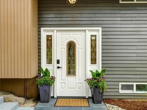 16559 SE 45th Place, Bellevue WA 98006