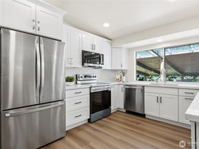 16559 SE 45th Place, Bellevue WA 98006
