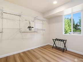 16559 SE 45th Place, Bellevue WA 98006