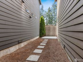 15806 14th Avenue W, Lynnwood WA 98087