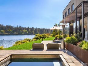 10555 NE Seaborn Road, Bainbridge Island WA 98110