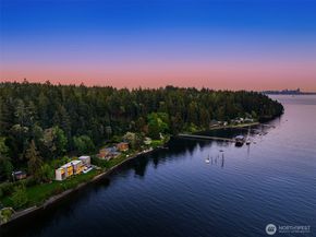 10555 NE Seaborn Road, Bainbridge Island WA 98110