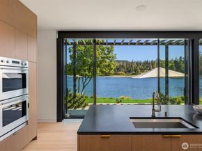 10555 NE Seaborn Road, Bainbridge Island WA 98110
