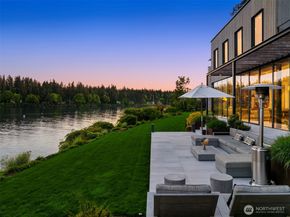 10555 NE Seaborn Road, Bainbridge Island WA 98110
