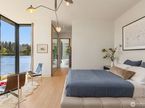 10555 NE Seaborn Road, Bainbridge Island WA 98110