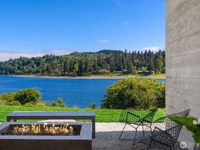 10555 NE Seaborn Road, Bainbridge Island WA 98110