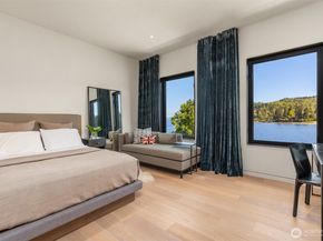 10555 NE Seaborn Road, Bainbridge Island WA 98110