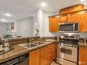 123 Queen Anne N 301, Seattle WA 98109