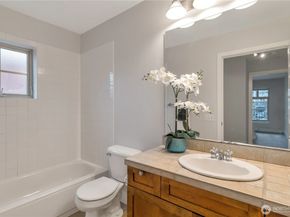 123 Queen Anne N 301, Seattle WA 98109