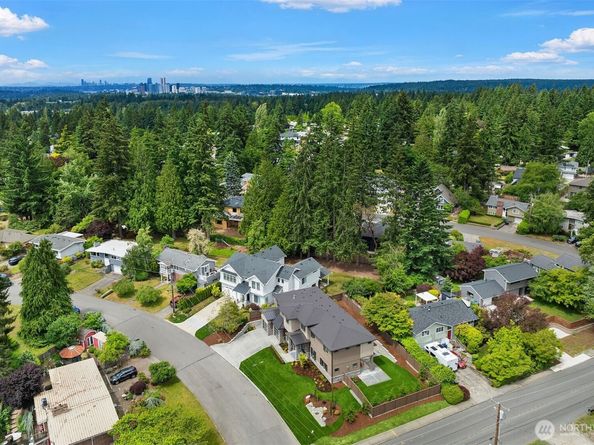 16390 NE 1st Street, Bellevue WA 98008