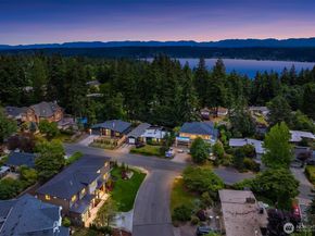 16390 NE 1st Street, Bellevue WA 98008