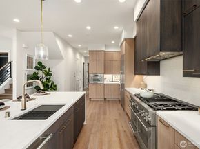 16390 NE 1st Street, Bellevue WA 98008