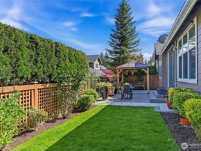 24563 NE Vine Maple Way, Redmond WA 98053