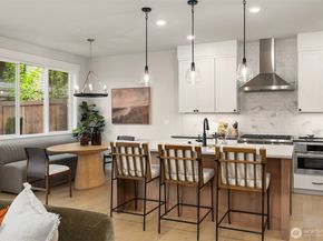 14802 NE 149th Place 20, Woodinville WA 98072