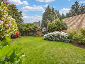 1105 Shenandoah Drive E, Seattle WA 98112
