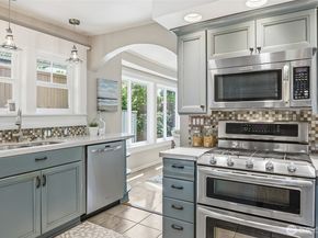 1528 1st Avenue W, Seattle WA 98119