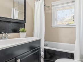 1528 1st Avenue W, Seattle WA 98119