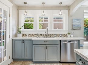 1528 1st Avenue W, Seattle WA 98119
