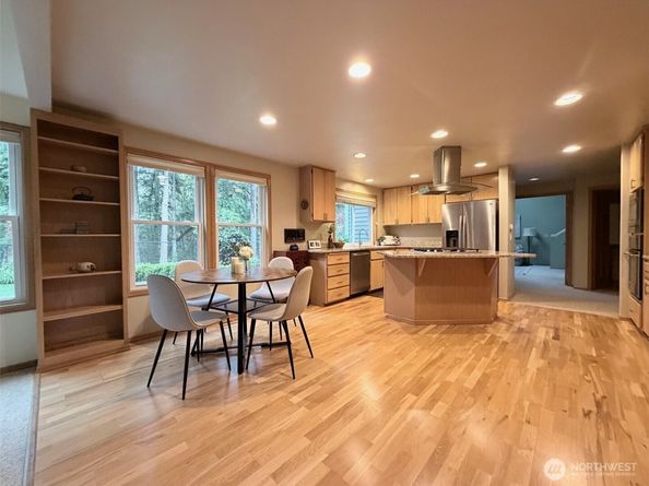 14819 SE 66th Street, Bellevue WA 98006