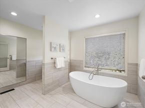 14823 164th Place NE, Woodinville WA 98072
