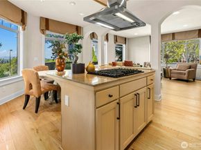 7003 117th Place NE, Kirkland WA 98033