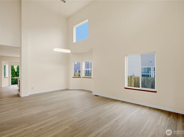 460 Ilwaco Avenue NE, Renton WA 98059