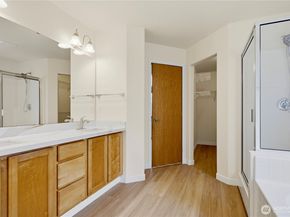 460 Ilwaco Avenue NE, Renton WA 98059