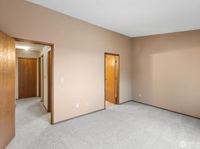 323 SW 112th Street 102, Seattle WA 98146