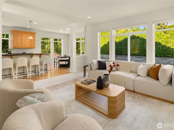 2496 33rd Avenue NE, Issaquah WA 98029