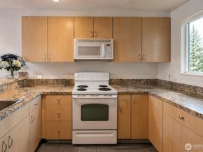 12511 SE 41st Place A301, Bellevue WA 98006